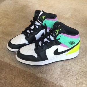 Air Jordan 1 Mid “Pastel”